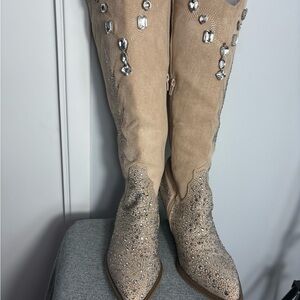 Apple Western Cowboy Women’s 10 Beige Rhinestone Boots
